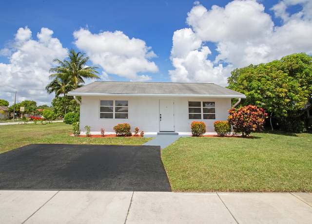 Property at 7609 NW 70 Ave, Tamarac, FL 33321, 2 beds, 1.5 baths