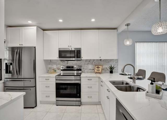Property at 9266 Vista Del Lago B, Boca Raton, FL 33428, 2 beds, 2 baths