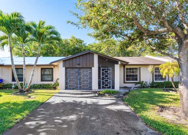 Property at 5424 Viburnum Cir, Delray Beach, FL 33484, 3 beds, 2 baths