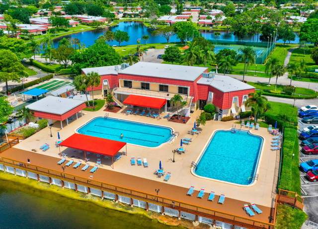 Property at 808 Nantucket Cir Unit B, Lake Worth, FL 33467, 2 beds, 2.5 baths