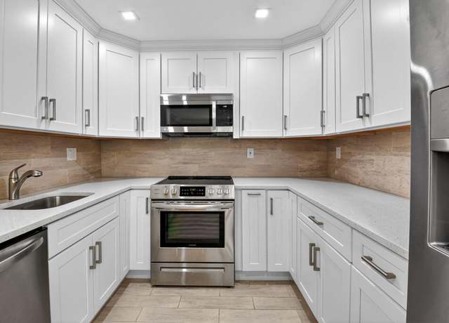 Property at 305 Capri G, Delray Beach, FL 33484, 1 bed, 1.5 baths