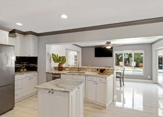 Property at 1351 SE 7 Ave, Pompano Beach, FL 33060, 4 beds, 4 baths