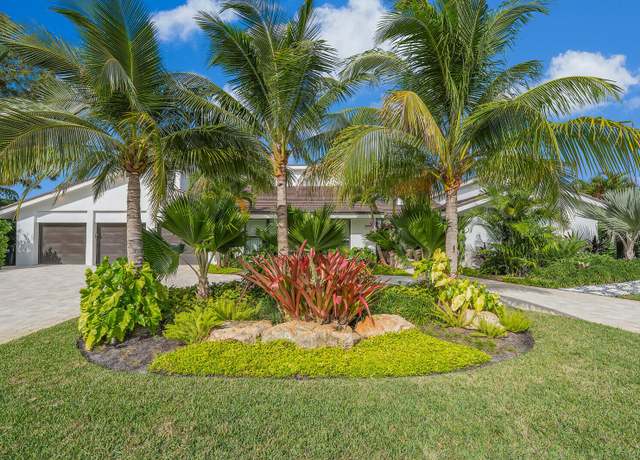 Property at 4561 Oak Tree Ct, Delray Beach, FL 33445, 4 beds, 3.5 baths
