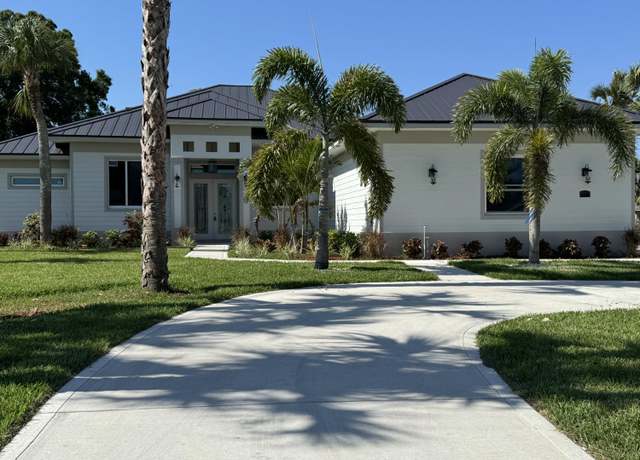 Property at 2000 SW Leafy Rd, Port Saint Lucie, FL 34953, 5 beds, 3.5 baths