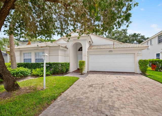 Property at 208 Jones Creek Dr, Jupiter, FL 33458, 4 beds, 2 baths