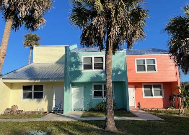 Property at 1000 Shorewinds Dr, Hutchinson Island, FL 34949, 5 beds, 4.5 baths
