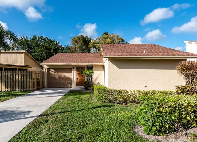 Property at 3115 NW 9th St, Delray Beach, FL 33445, 2 beds, 2 baths