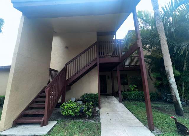 Property at 2502 Lakeview Cir, Royal Palm Beach, FL 33411, 2 beds, 2 baths