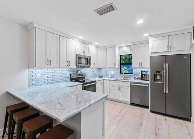 Property at 9250 SW 61st Way Unit C, Boca Raton, FL 33428, 3 beds, 2.5 baths