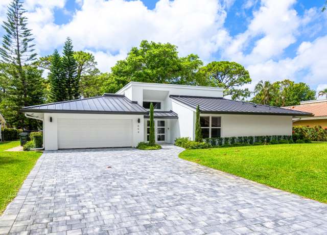 Property at 654 Lakewoode Cir W, Delray Beach, FL 33445, 3 beds, 3 baths
