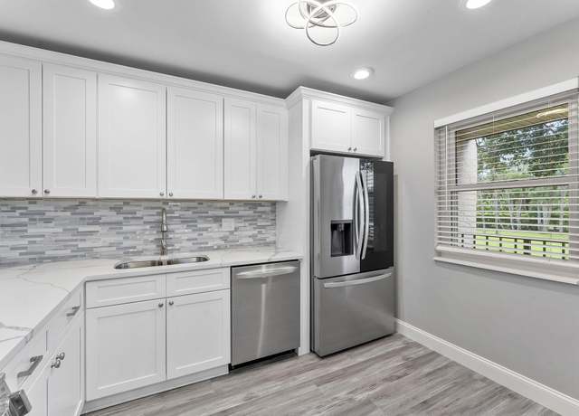 Property at 118 Lake Constance Dr #118, West Palm Beach, FL 33411, 1 bed, 1.5 baths