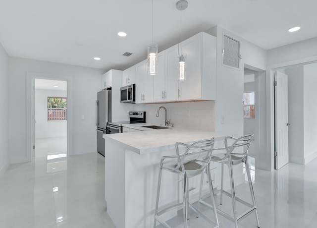 Property at 5305 Cleveland Rd, Delray Beach, FL 33484, 3 beds, 2 baths