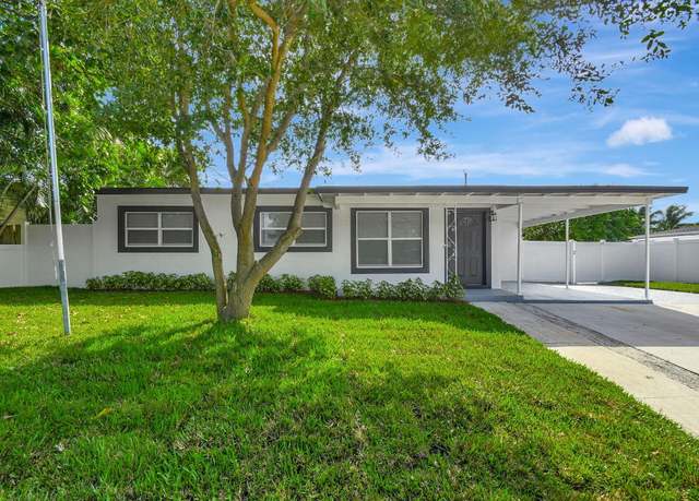 Property at 1008 W Perry St, Lantana, FL 33462, 4 beds, 2 baths