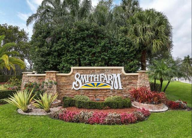 Property at 7516 Greenville Circle Cir, Lake Worth, FL 33467, 5 beds, 5 baths
