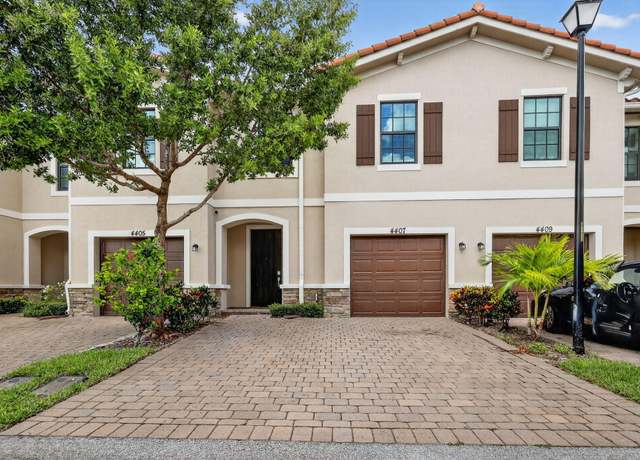 Property at 4407 Hemlock Dr, Riviera Beach, FL 33410, 4 beds, 2.5 baths