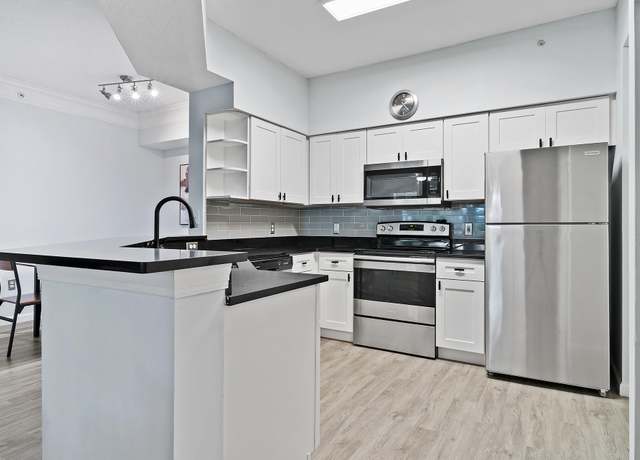 Property at 9857 Baywinds Dr #9206, West Palm Beach, FL 33411, 1 bed, 1 bath