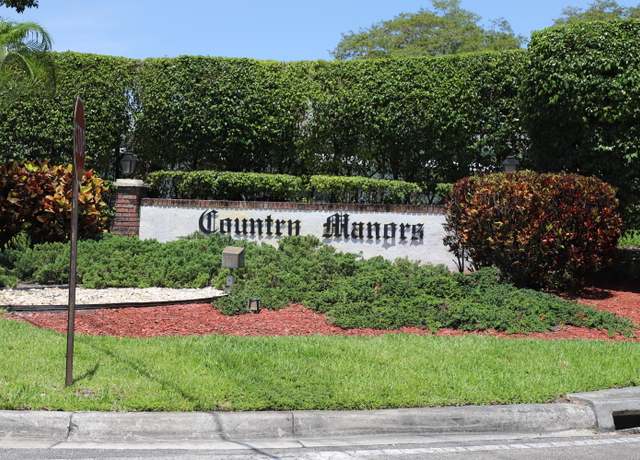 Property at 521 Sandpiper Cir, Delray Beach, FL 33445, 2 beds, 2 baths