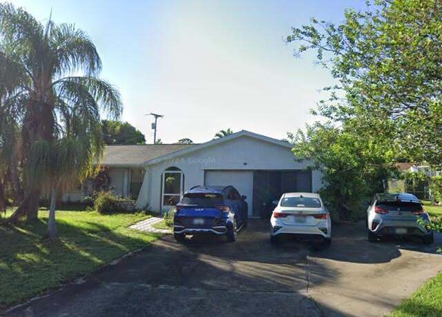 Property at 388 SE Tranquilla Ave, Port Saint Lucie, FL 34952, 3 beds, 2 baths