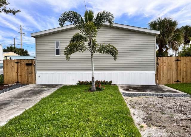 Property at 2848 Banyan Lane Ln, West Palm Beach, FL 33403, 3 beds, 2 baths