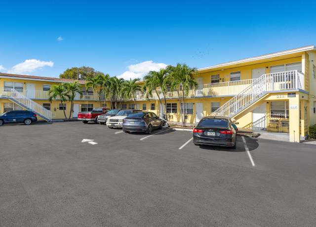 Property at 925 S K St, Lake Worth Beach, FL 33460, 2 baths