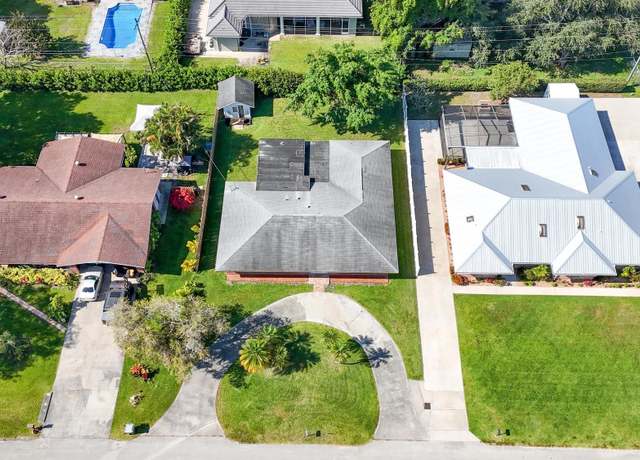 Property at 534 E Del Monte Ave, Clewiston, FL 33440, 4 beds, 3 baths