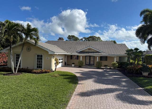 Property at 3521 SE Clubhouse Pl, Stuart, FL 34997, 3 beds, 3.5 baths
