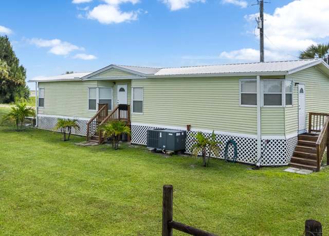 Property at 344 Pine Ln, Clewiston, FL 33440, 3 beds, 2 baths