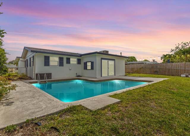 Property at 533 Riverside Dr, Palm Beach Gardens, FL 33410, 3 beds, 2 baths