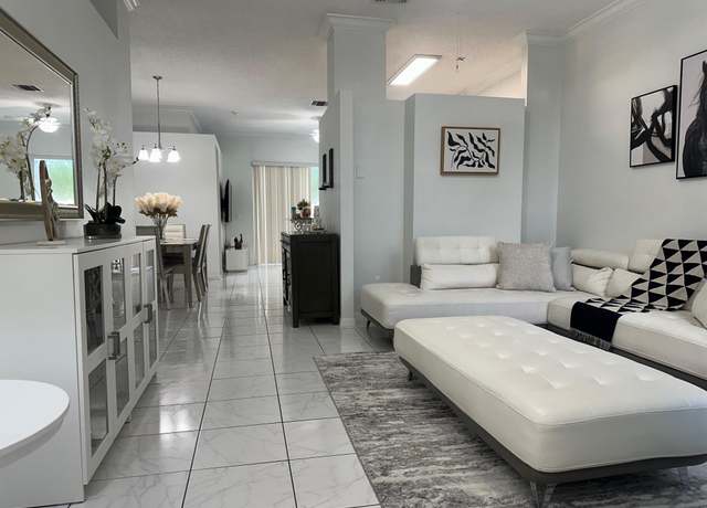 Property at 717 Lake Wellington Dr, Wellington, FL 33414, 3 beds, 2 baths