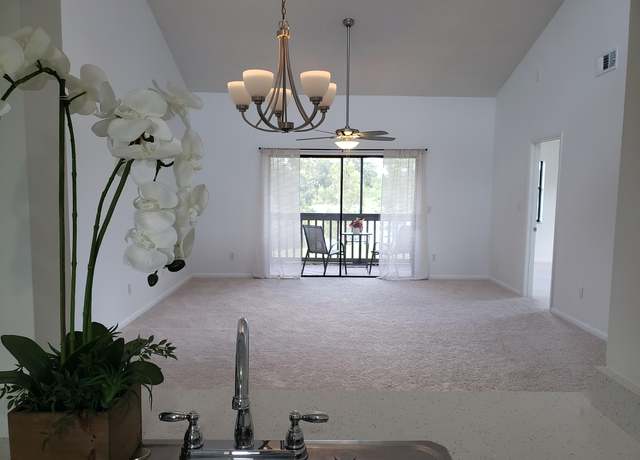 Property at 1210 Lakeview Dr E, Royal Palm Beach, FL 33411, 2 beds, 2 baths