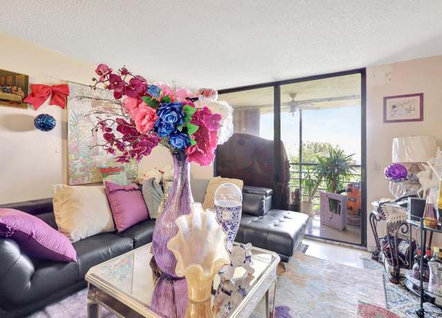 Property at 4700 W Lucerne Lakes Blvd W #507, Lake Worth, FL 33467, 2 beds, 2 baths