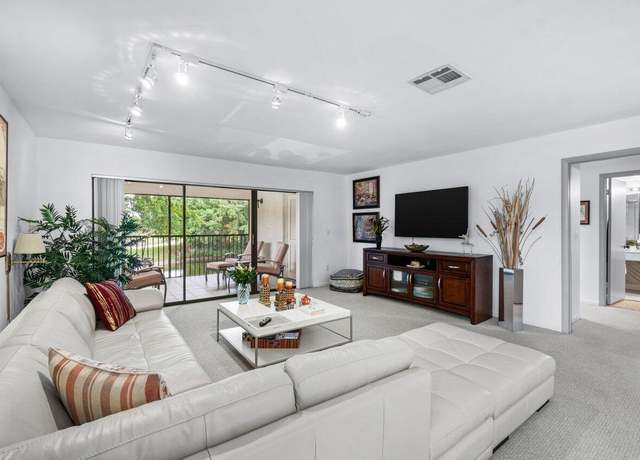Property at 20 Westgate Ln Unit B, Boynton Beach, FL 33436, 2 beds, 2 baths