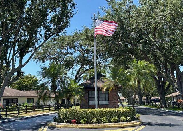 Property at 4948 Equestrian Cir Unit B, Boynton Beach, FL 33436, 2 beds, 2 baths