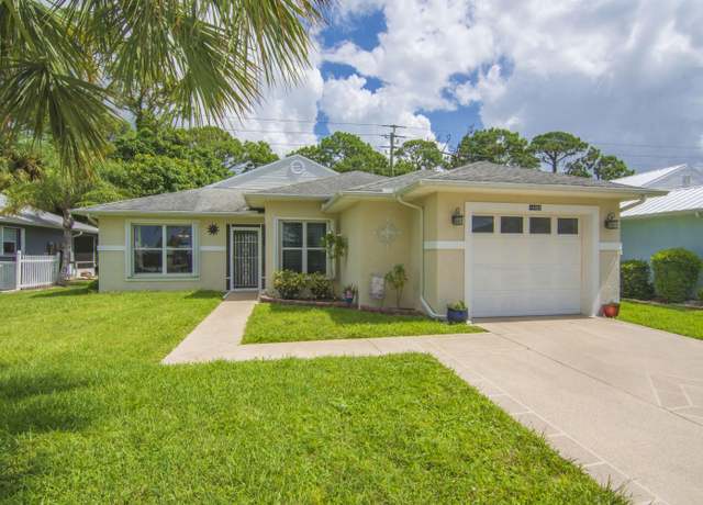 Property at 14406 Aguila Ave, Fort Pierce, FL 34951, 2 beds, 2 baths
