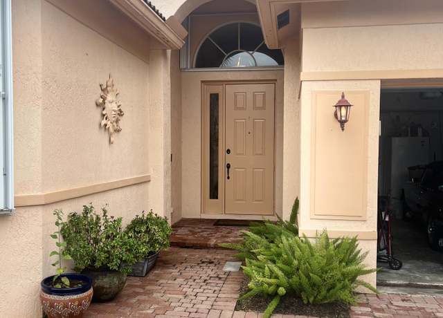 Property at 649 Stanford Ln, Port Saint Lucie, FL 34983, 3 beds, 2 baths