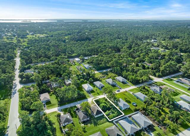 Property at 1145 10th Ct SW, Vero Beach, FL 32962