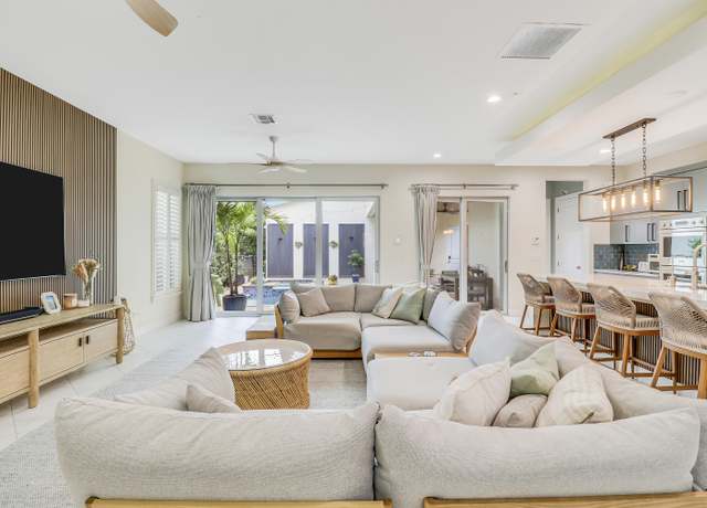 Property at 5021 Grandiflora Rd, Palm Beach Gardens, FL 33418, 5 beds, 3.5 baths