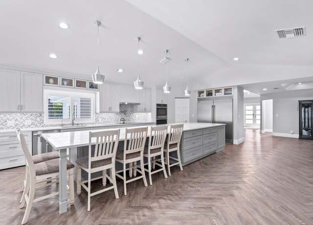 Property at 21059 Sweetwater Ln N, Boca Raton, FL 33428, 5 beds, 5 baths