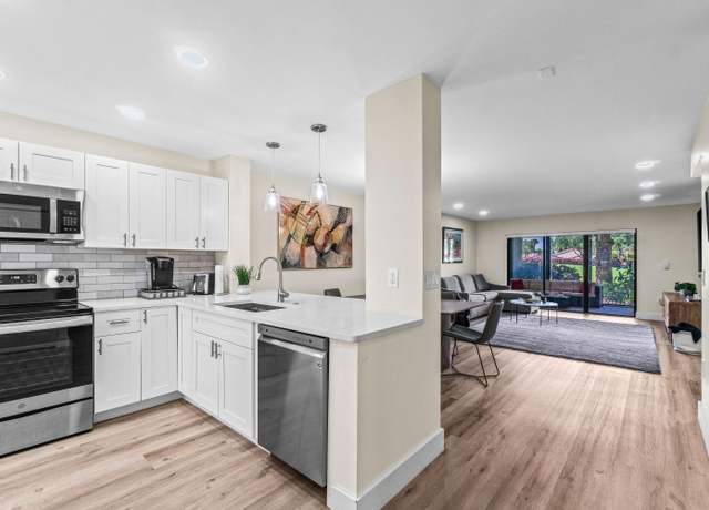Property at 18 Stratford Dr Unit E, Boynton Beach, FL 33436, 2 beds, 2 baths