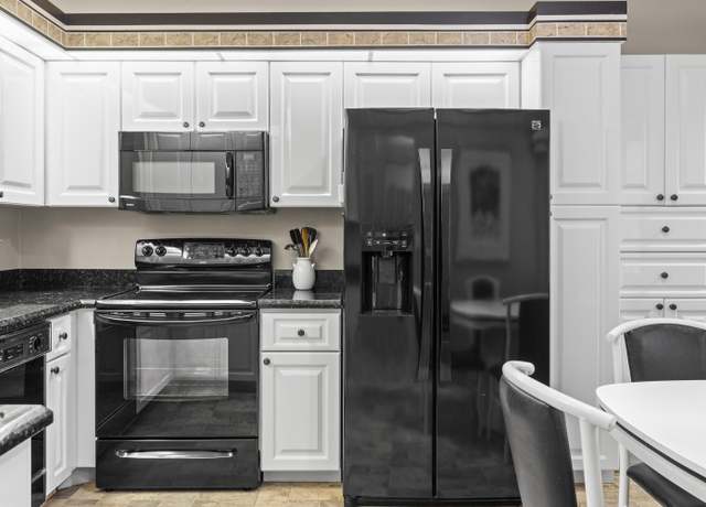 Property at 6067 Kings Gate Cir, Delray Beach, FL 33484, 2 beds, 2 baths