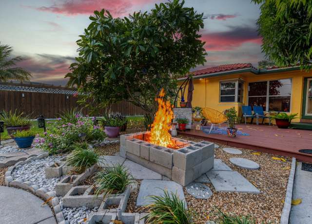 Property at 1802 Lake Osborne Dr, Lake Worth Beach, FL 33461, 5 beds, 3 baths