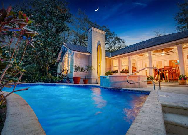 Property at 6000 Eagles Nest Dr, Jupiter, FL 33458, 3 beds, 2.5 baths