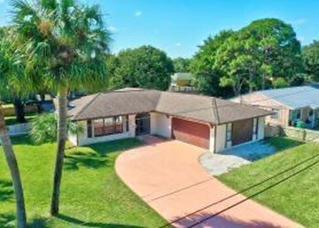 Property at 4715 Myrtle Dr, Fort Pierce, FL 34982, 3 beds, 2 baths