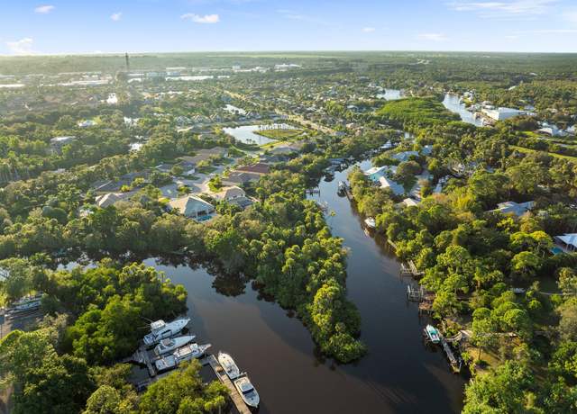 Property at 299 SW Lost River Rd, Stuart, FL 34997, 5 beds, 5 baths