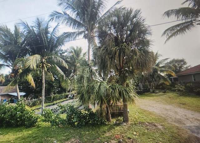 Property at 176 Ethelyn Dr, Royal Palm Estates, FL 33415