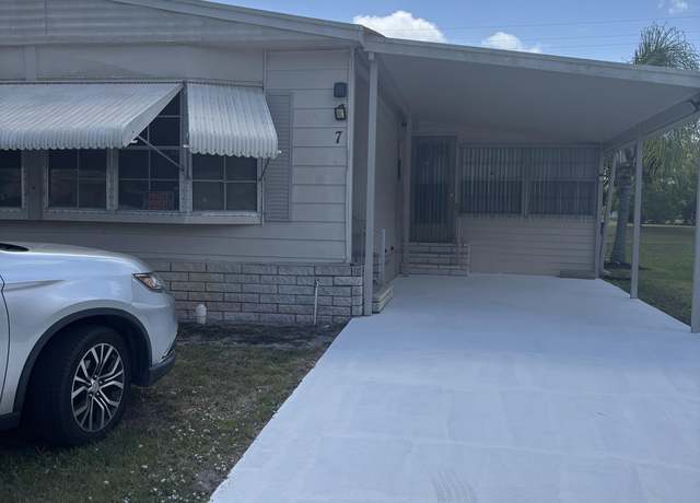 Property at 7 Villa Flores, Port Saint Lucie, FL 34952, 2 beds, 2 baths