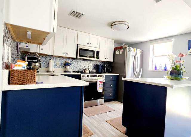 Property at 503 Sandtree Dr, Palm Beach Gardens, FL 33403, 2 beds, 2.5 baths