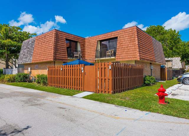 Property at 279 Arabian Rd, Palm Springs, FL 33461, 2 beds, 2 baths