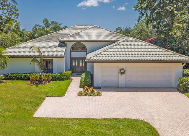 Property at 4054 SW Gleneagle Cir, Palm City, FL 34990, 3 beds, 2.5 baths