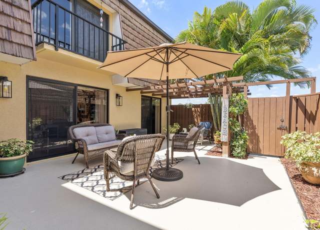Property at 2802 28th Ln, Greenacres, FL 33463, 3 beds, 2.5 baths